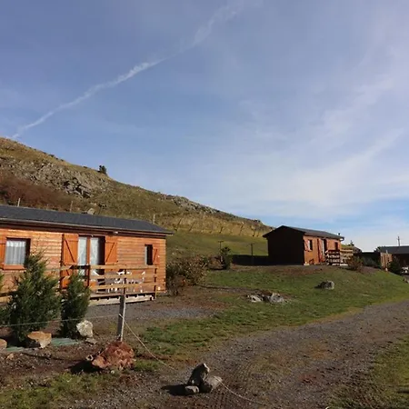 Σπίτι διακοπών Chalet Agreable Avec Terrasse Au Coeur De L'auvergne - Fr-1-742-438