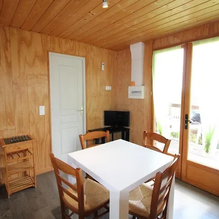 Chalet Agreable Avec Terrasse Au Coeur De L'auvergne - Fr-1-742-438